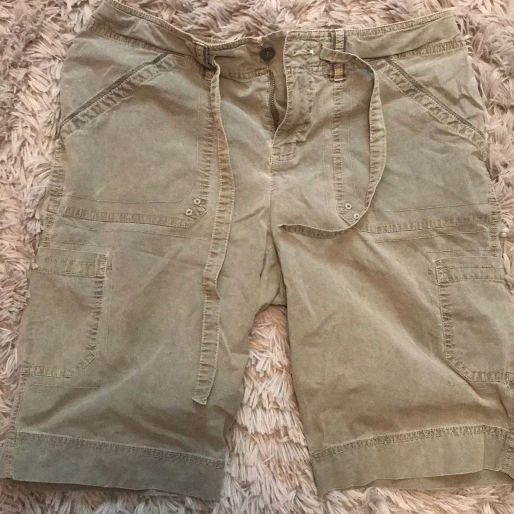 Olive green bermuda shorts cargo